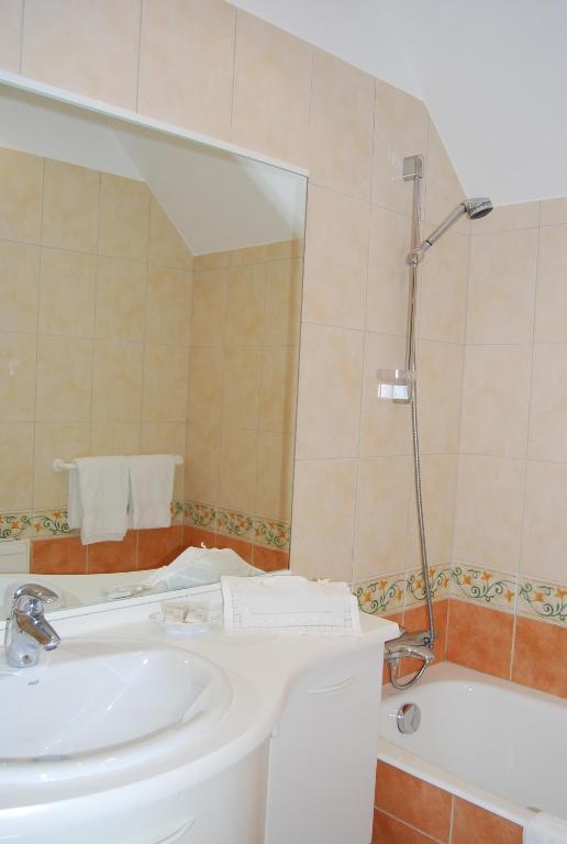 Hostellerie De La Motte Jean แซ็งต์-คูว์ลอมป์ ภายนอก รูปภาพ