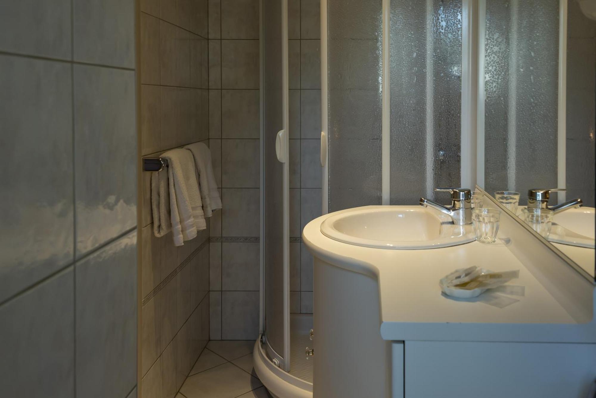 Hostellerie De La Motte Jean แซ็งต์-คูว์ลอมป์ ภายนอก รูปภาพ